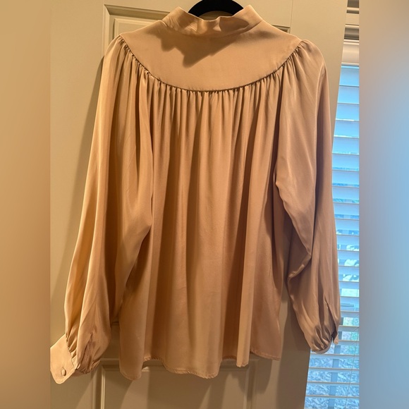 LaRoque 100% silk blush pink blouse M - Picture 2 of 3